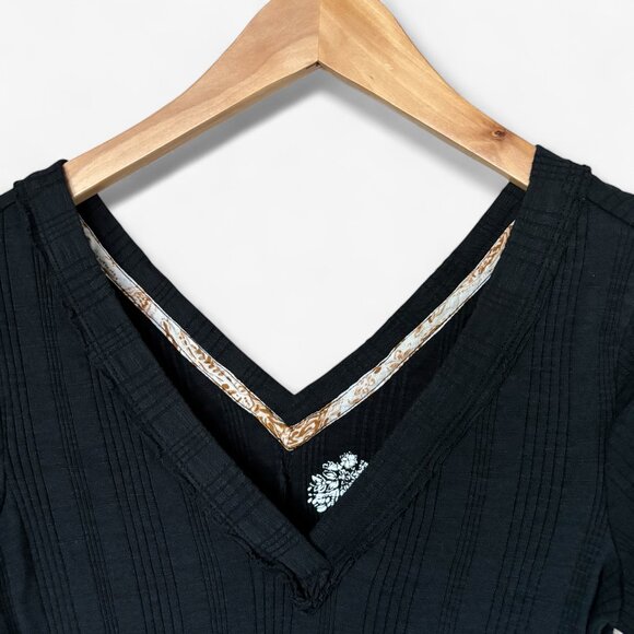 Anthropologie Pilcro Black Double-V Neck Tee Size Small 90s - Picture 3 of 12